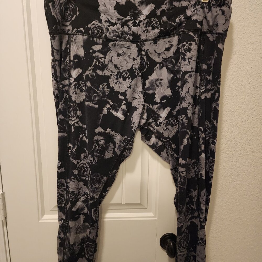 Soma Sport Black Rose Leggings XXL